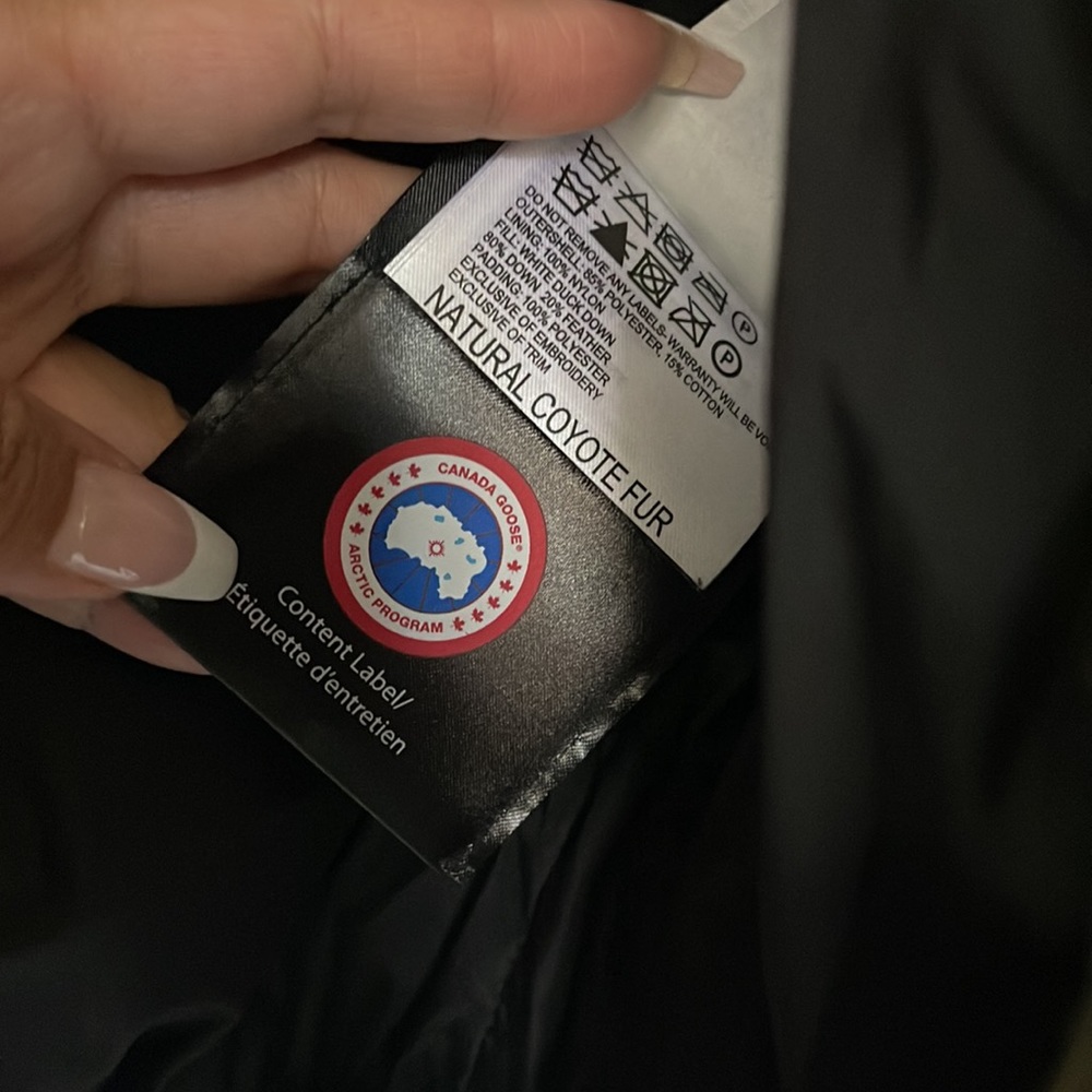 Canada Goose - Picture 10 of 17